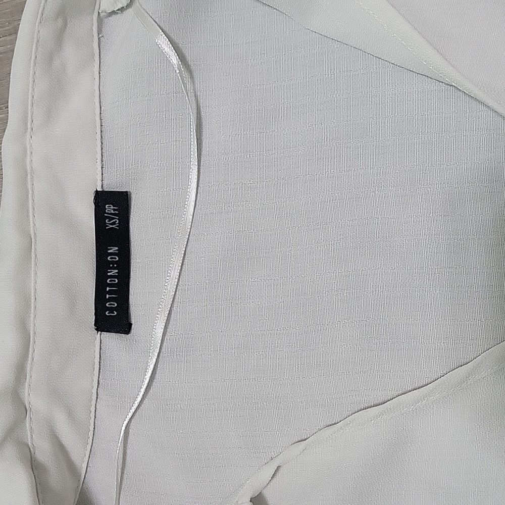 Blouse - Picture 2 of 3